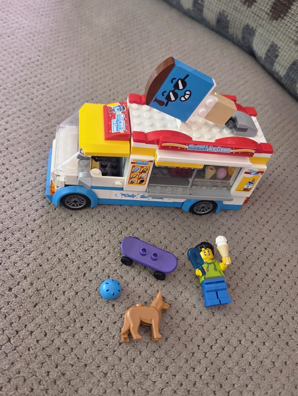 Lego City Ice Cream Truck 60253 Retired set 200 pcs 99% complete Different wig - Picture 13 of 16